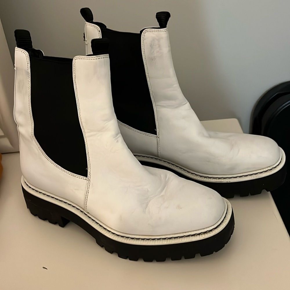 Sam Edelman Wonen’s White Laguna Chelsea Leather Lug Boots Size 8.5